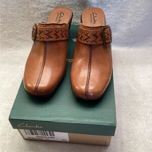 Clarks Mirabelle HollyWomen's Tan Mules size 9W NEW